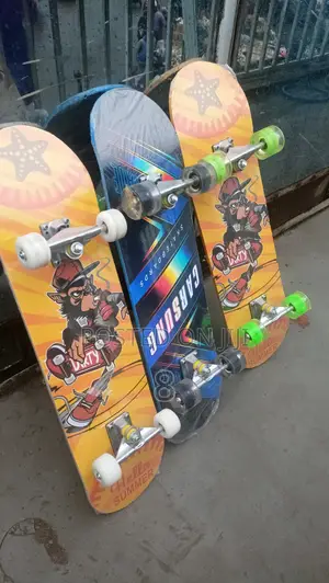 All-Terrain Adult Skateboard – Smooth Ride Anywhere