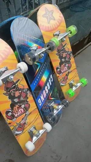 Durable Adult Skateboard – Perfect for Street and Park