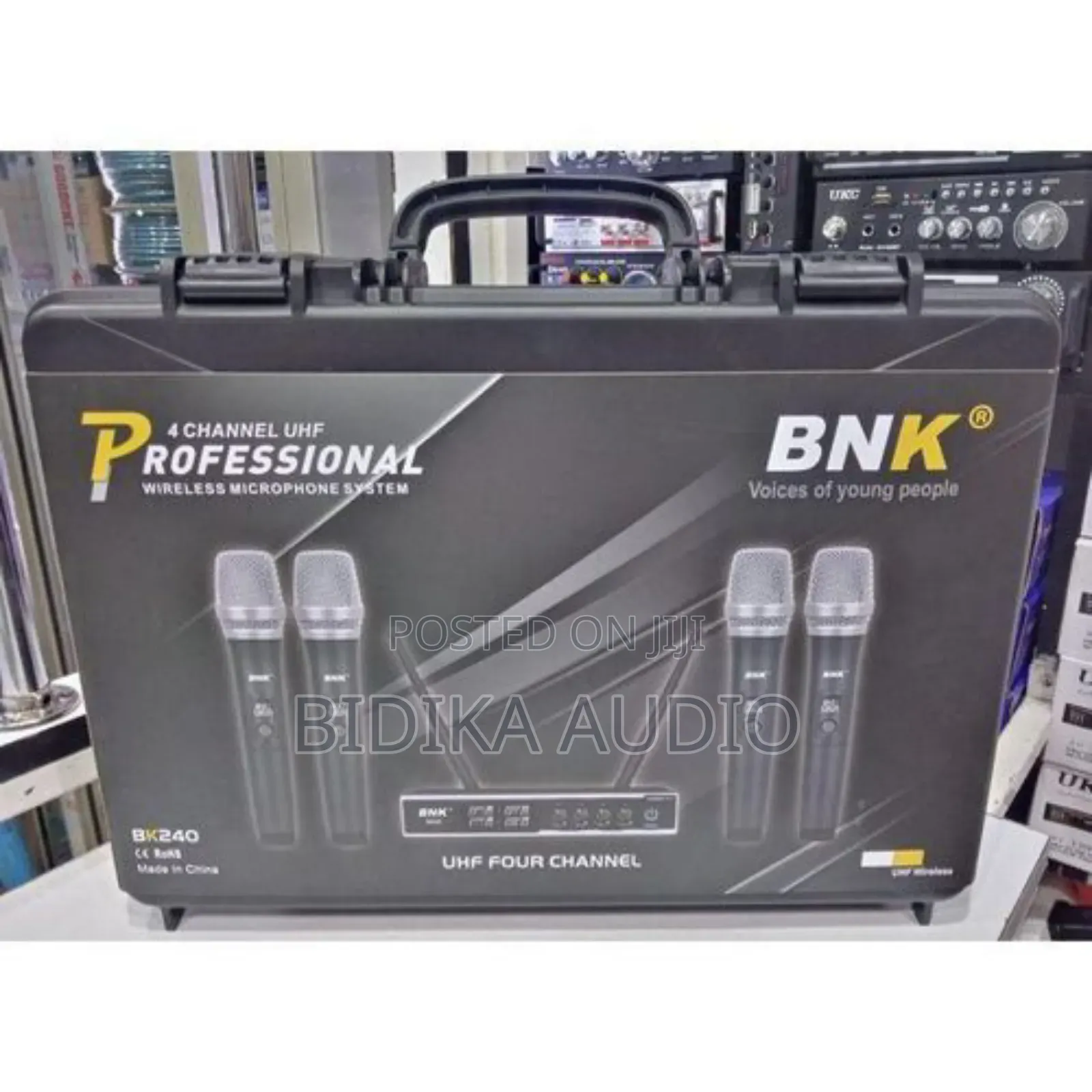 BNK Bk240 4 Professional Wireless Microphones 4 Channel Uhf