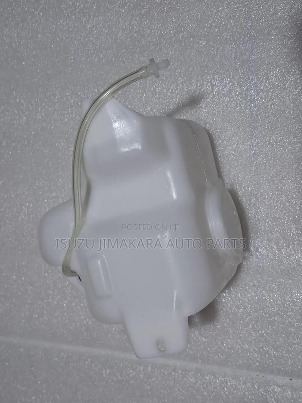 Isuzu Dmax Wiper Bottle TFR - thumbnail 2