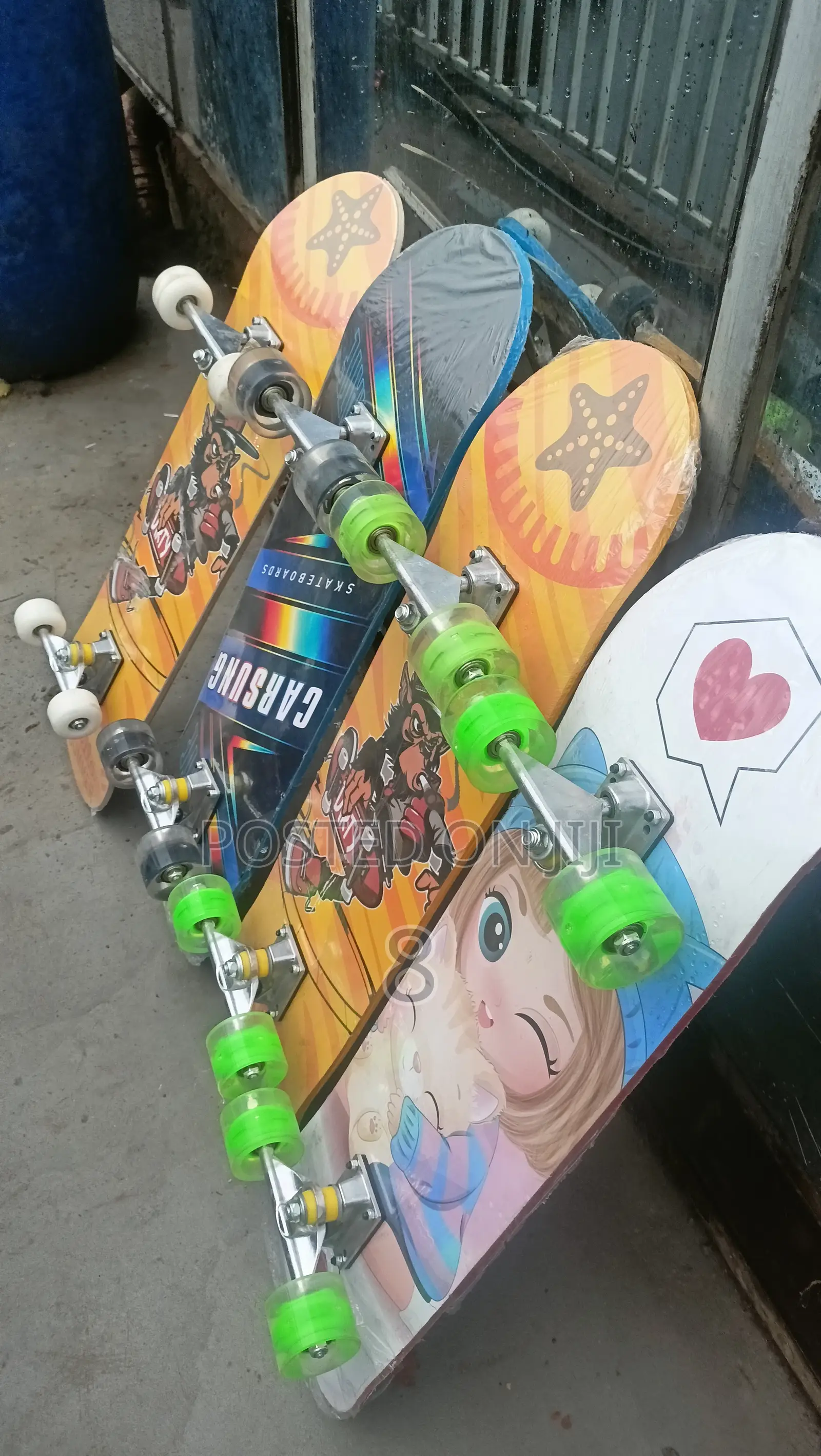 Smooth-Ride Skateboard for Adults – Built for Fun