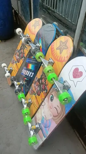 Smooth-Ride Skateboard for Adults – Built for Fun
