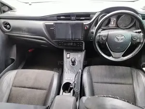 Toyota Auris 2017 Silver