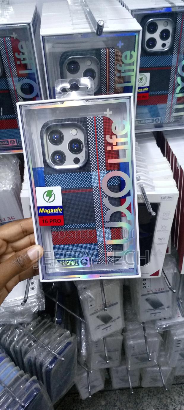 iPhone 16 Pro Carbon Fiber Shockproof Case Thin Phone Cover - main view