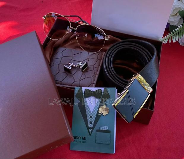Valentine's Men's Gift Set With Sun Glasses - main view