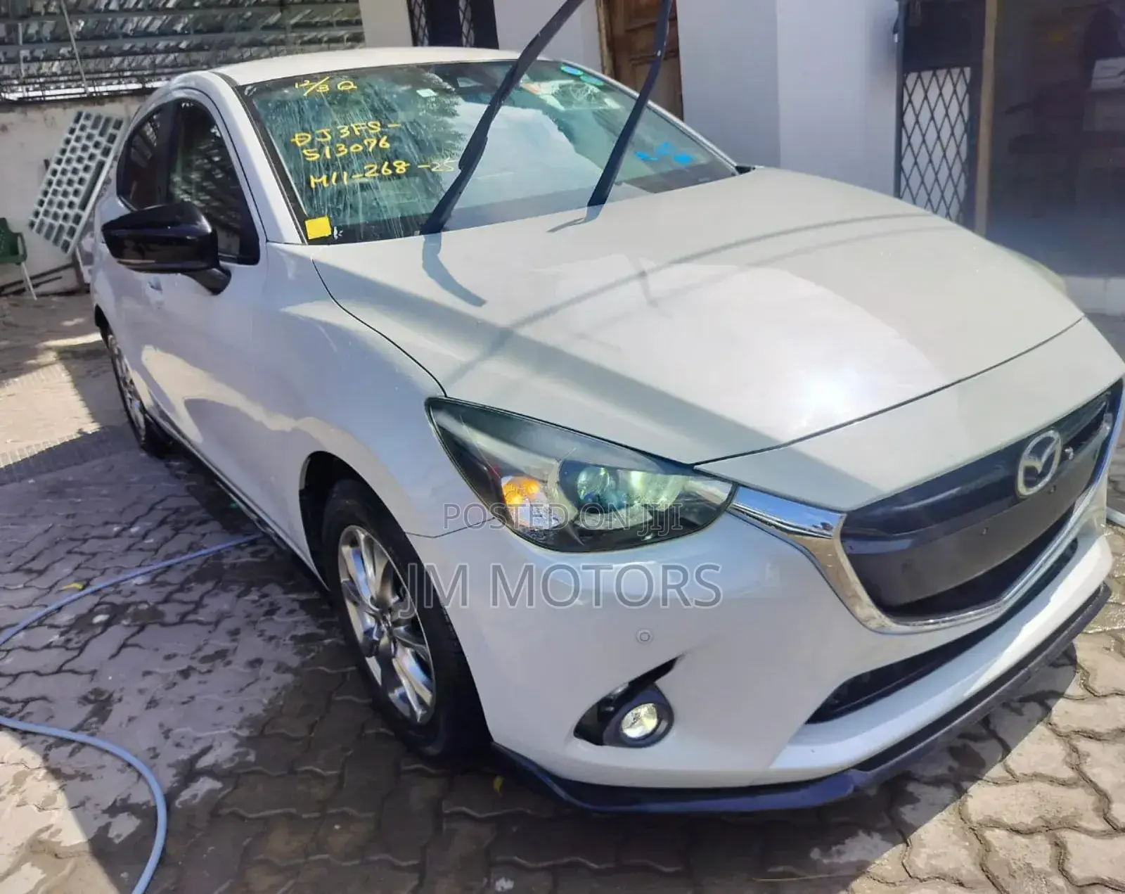 Mazda Demio 2018 Off white