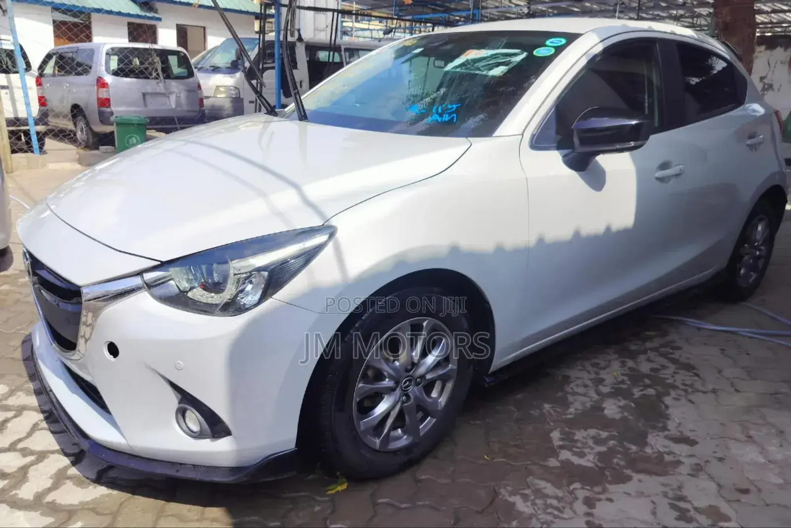 Mazda Demio 2018 Off white