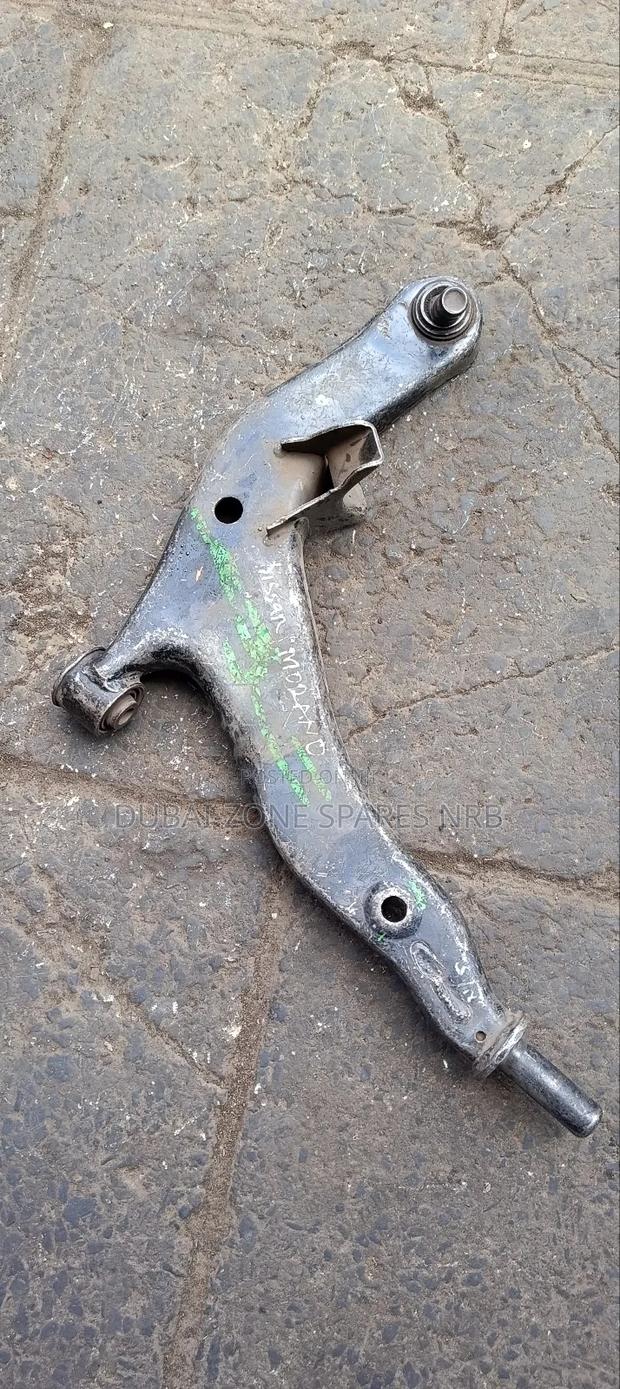 Control Arms Nissan Murano 2005.