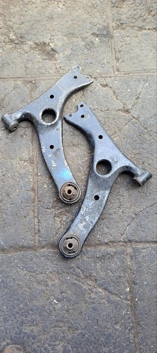 Toyota RAV4 2005 Control Arms - thumbnail 3