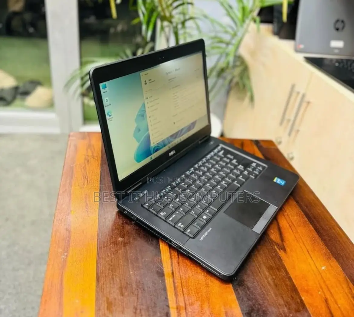 Laptop Dell Latitude 5440 8GB Intel Core i7 SSD 256GB