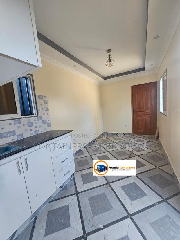 2 Bedroom House - thumbnail 3