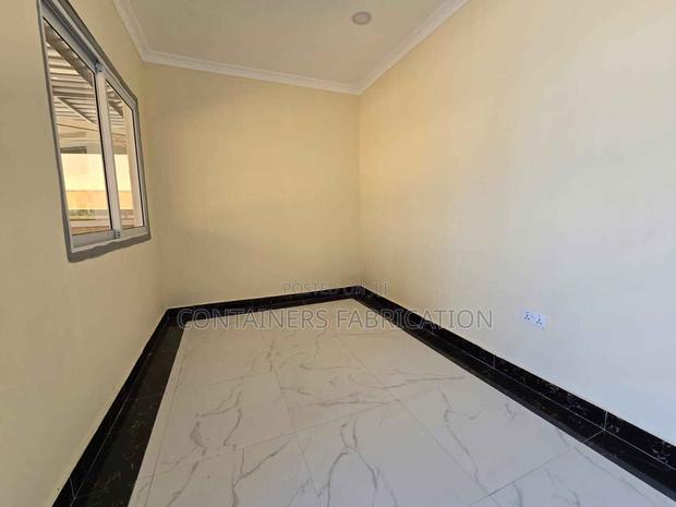 40FT Health Facility - main view