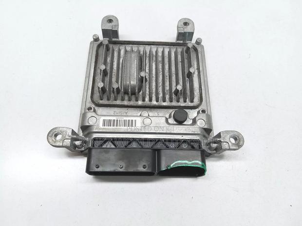 Mercedes-Benz E W212 Engine Control Module ECU A6519003701 - thumbnail 4