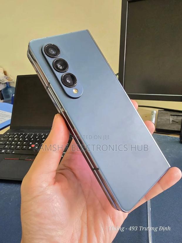 Samsung Galaxy Z Fold4 256 GB Gray - main view