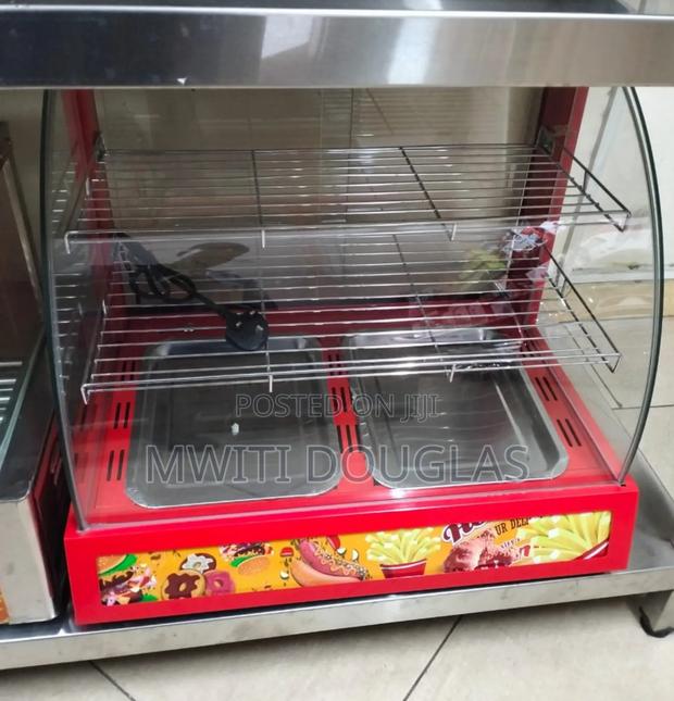 Futuristic Attractive Cake Display