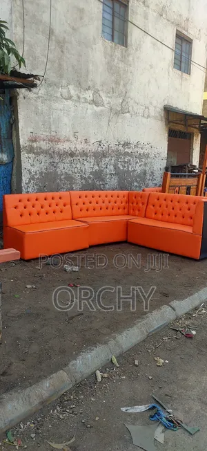 8 Seater L Shaped Couch.