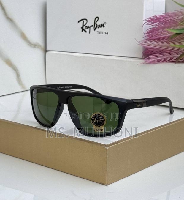 Executive Quality Uv Protection Wayfarers - thumbnail 3