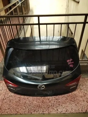 Mazda Axela Boot 2015-2018 Model