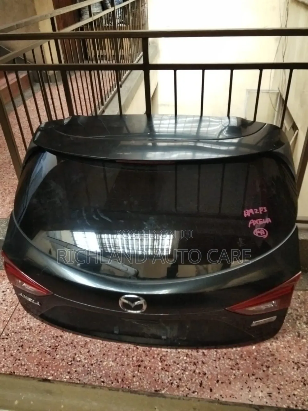 Mazda Axela Boot 2015-2018 Model