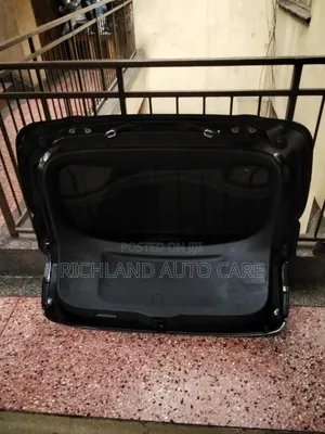 Mazda Axela Boot 2015-2018 Model