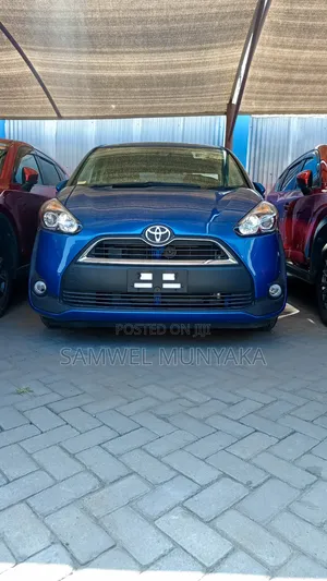 Toyota Sienta 1.5 FWD 2017 Blue