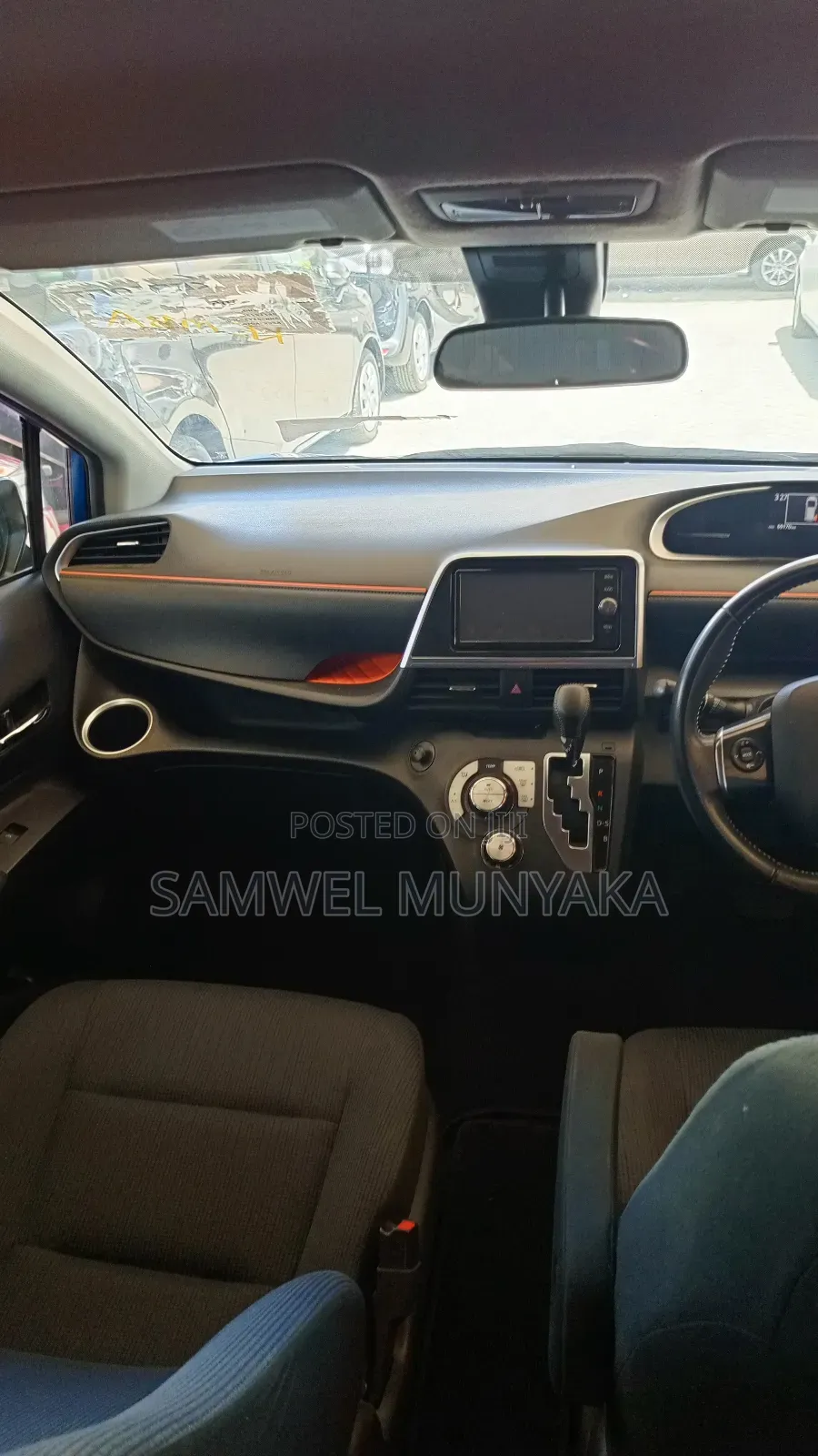Toyota Sienta 1.5 FWD 2017 Blue