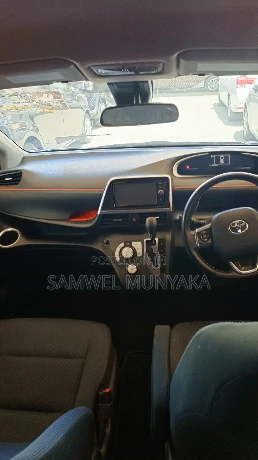 Toyota Sienta 1.5 FWD 2017 Blue