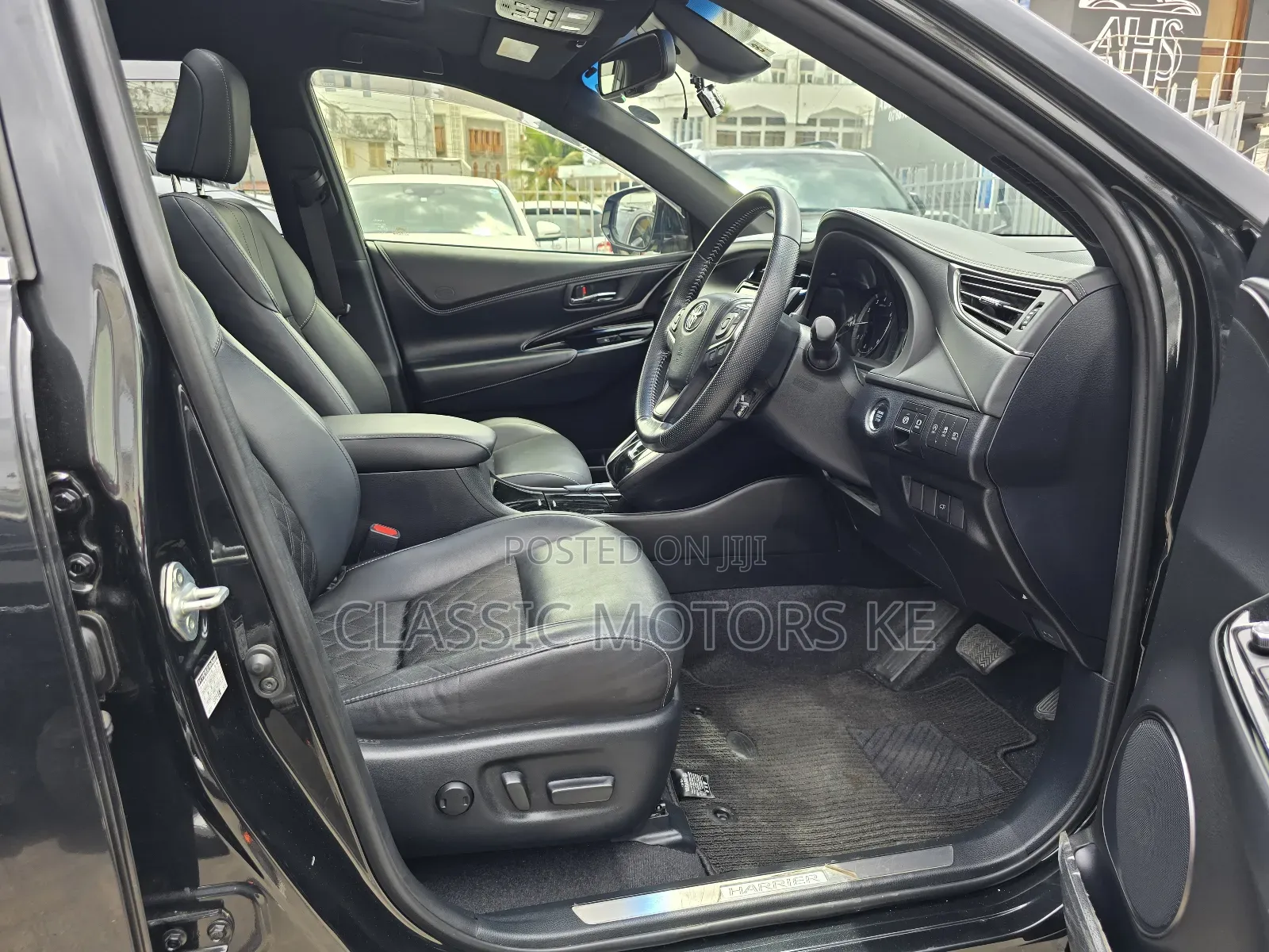 Toyota Harrier 2.0 2019 Black