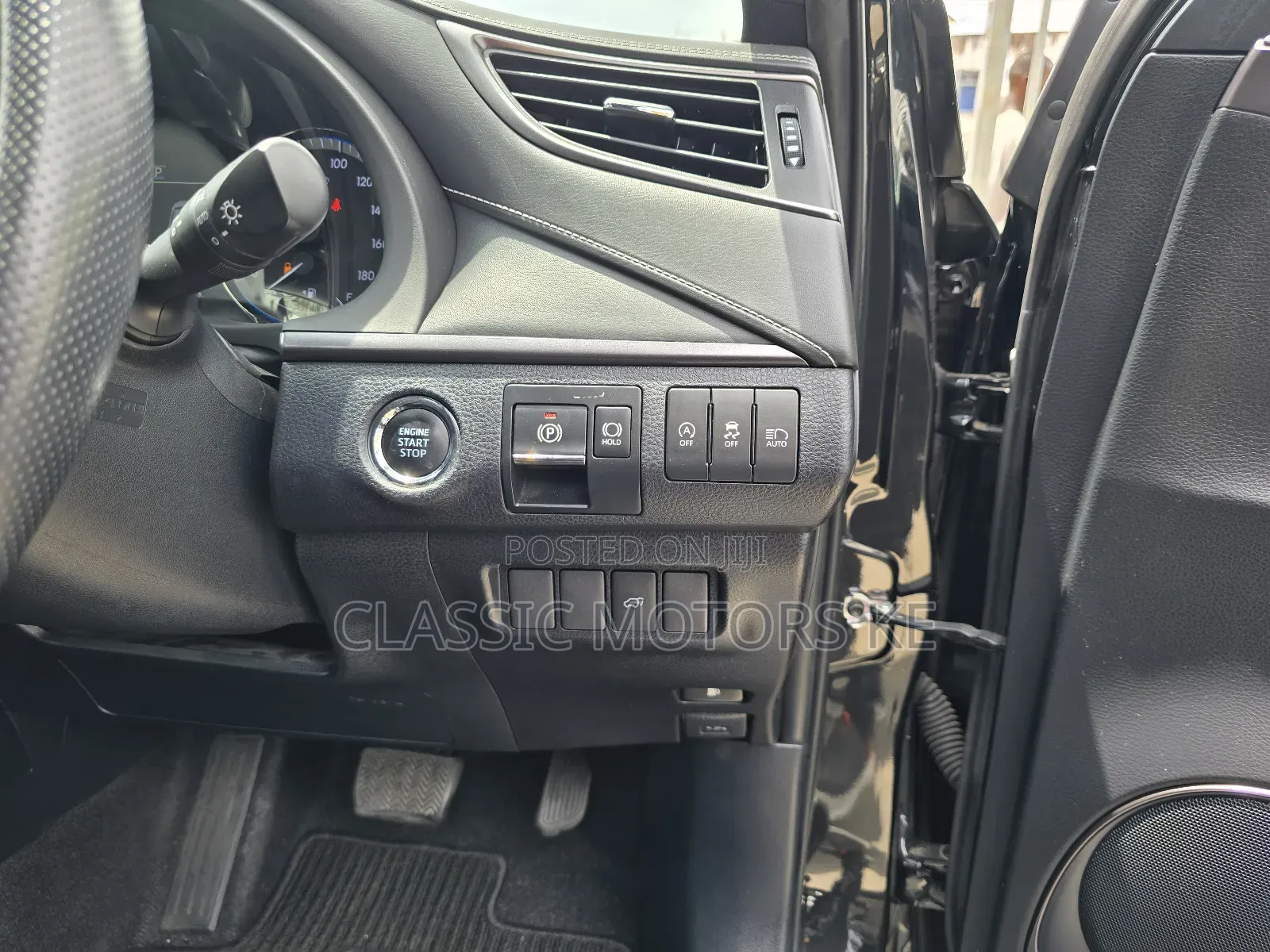 Toyota Harrier 2.0 2019 Black