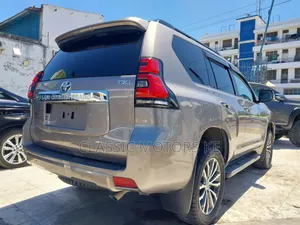 Toyota Land Cruiser Prado 2.8 2019 Gold