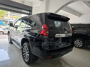 Toyota Land Cruiser Prado 2.8 2018 Black