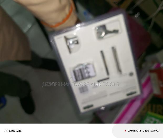 Yale Night Latch - thumbnail 4