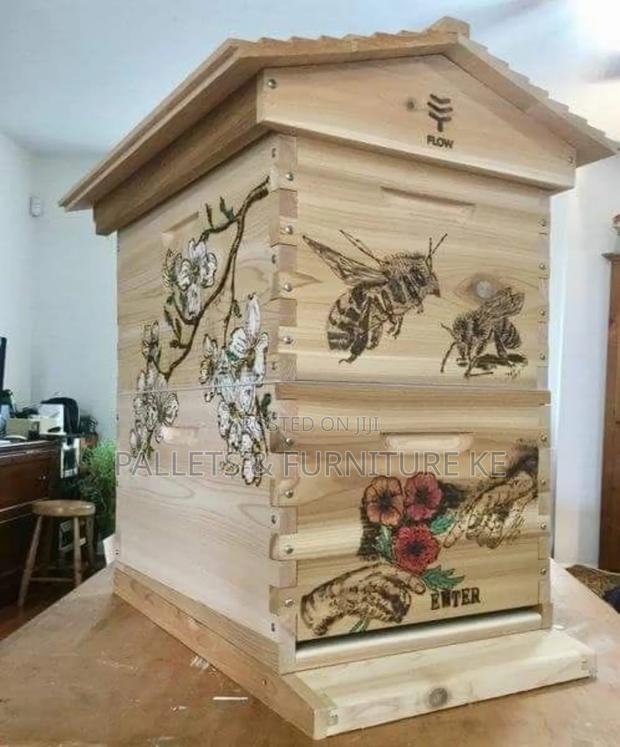 Bee Pine Craft - main view