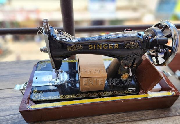 Commercial Singer Sewing Machine - main view