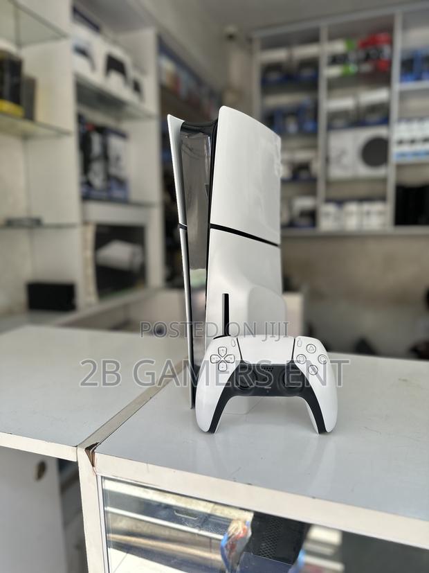Ps5 Slim 6 Months Used - thumbnail 3
