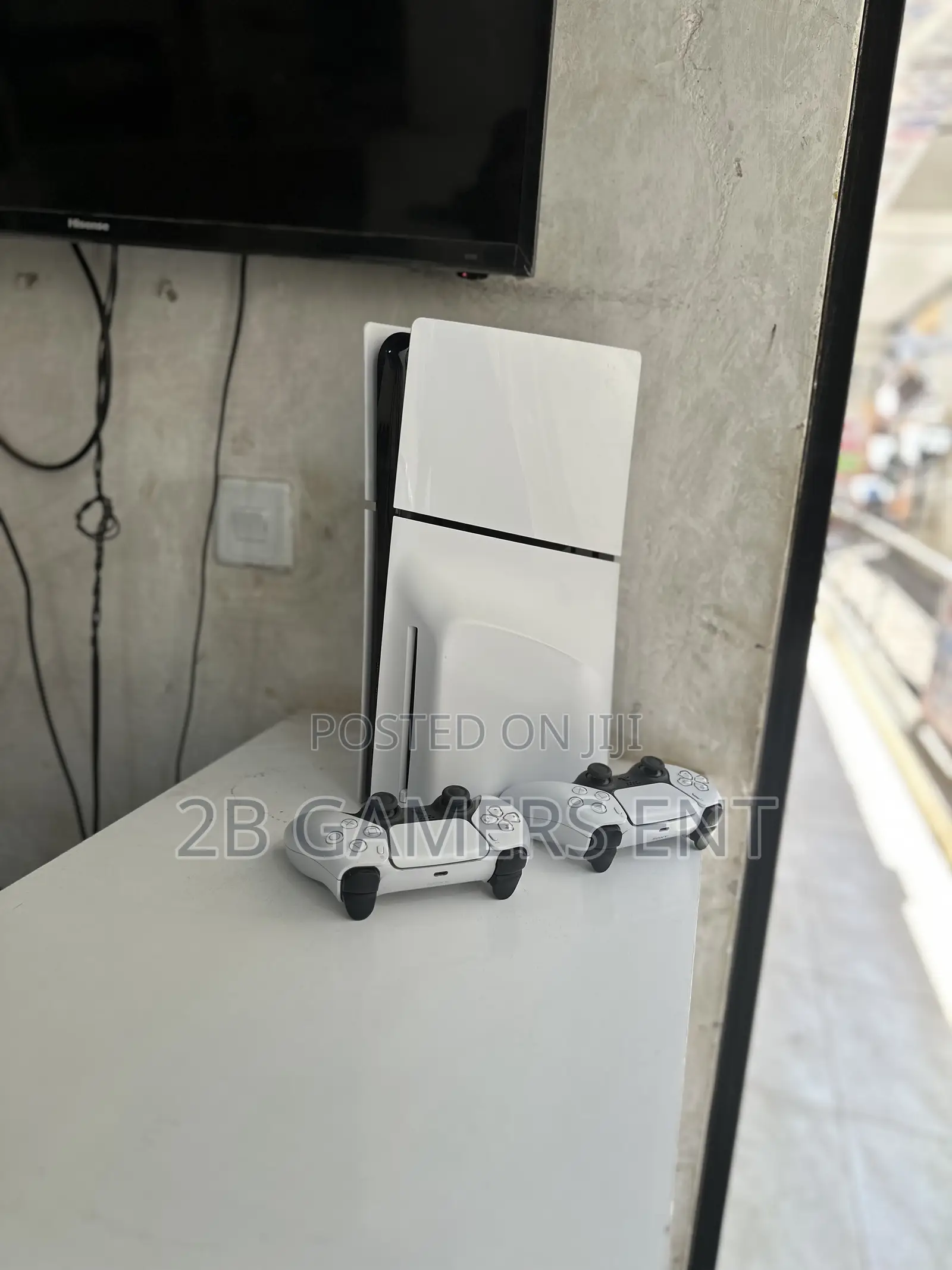 Ps5 Slim Used, 2 Pads
