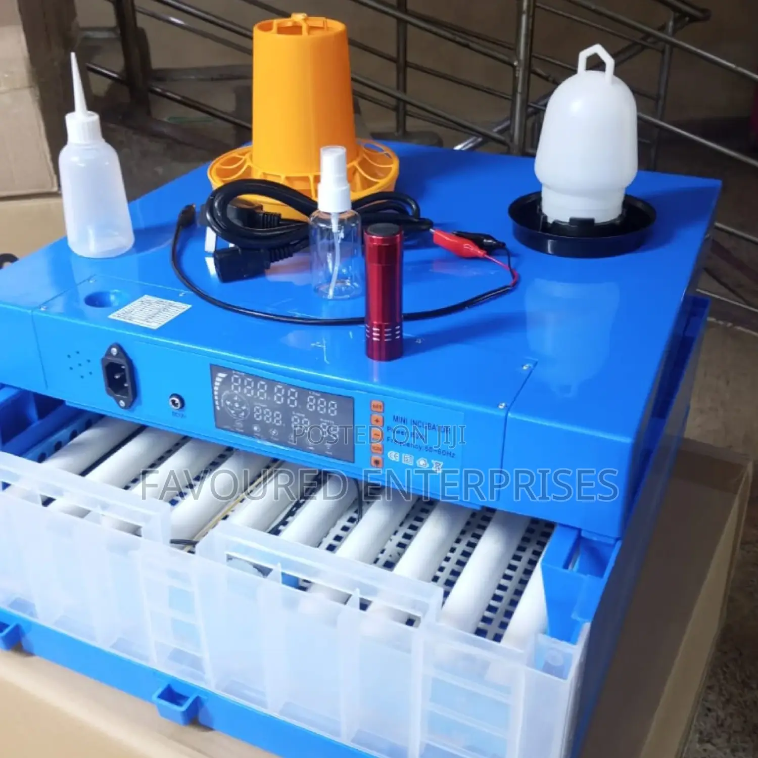 68 Eggs Incubator