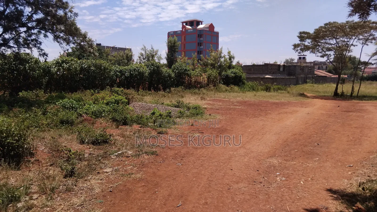 Kimbo, 40x60 Commercial Plots.