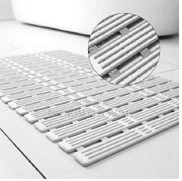 Anti Slip Shower Mats for Slippery Shower Floors