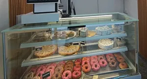 Super Mordern Cake Display