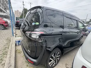 Toyota Sienta 1.5 Hybrid FWD (6-seater) 2019 Black