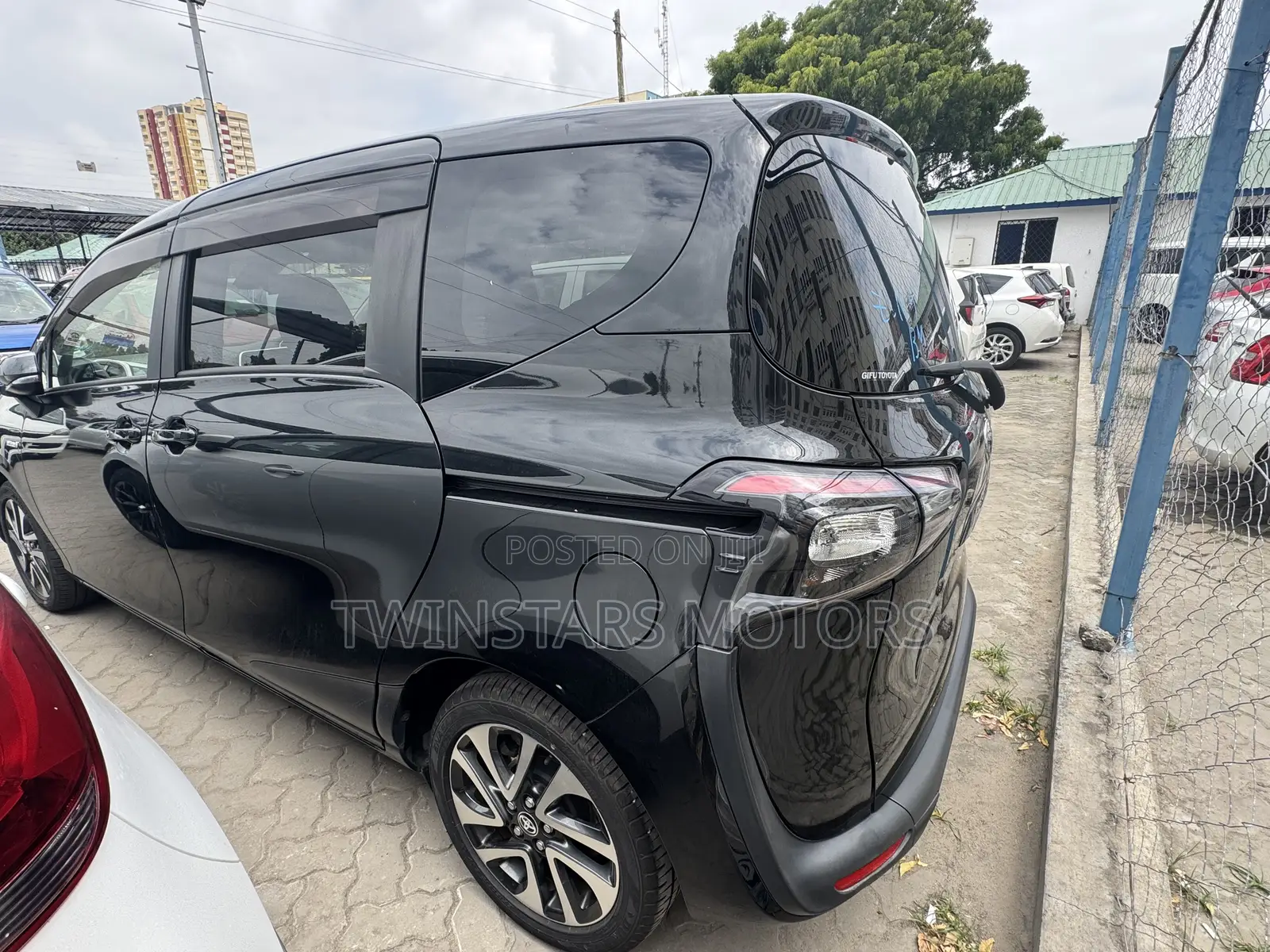 Toyota Sienta 1.5 Hybrid FWD (6-seater) 2019 Black
