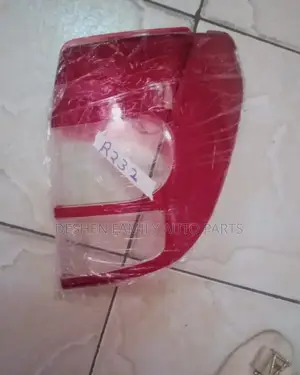 Toyota IST Taillamp / Taillight /Backlight/ Lens/ Glass
