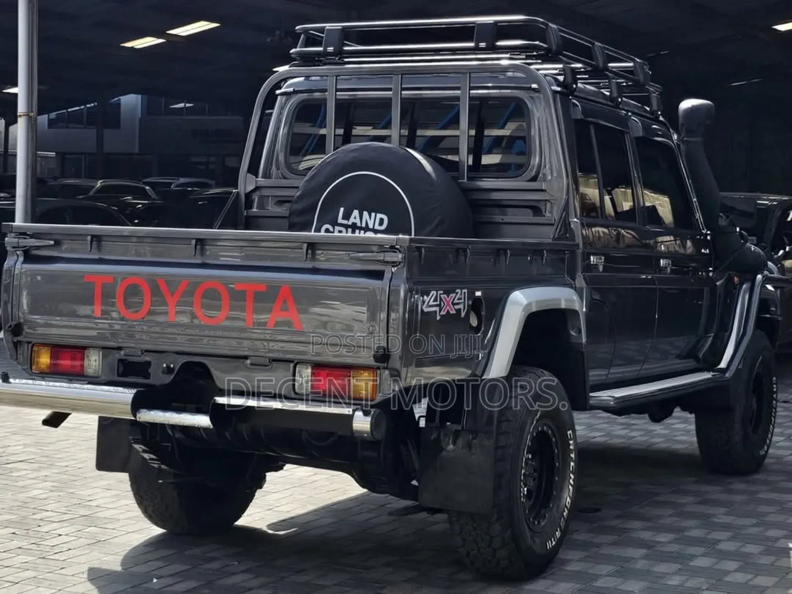 Toyota Land Cruiser 4.5 V8 GXR 2018 Gray