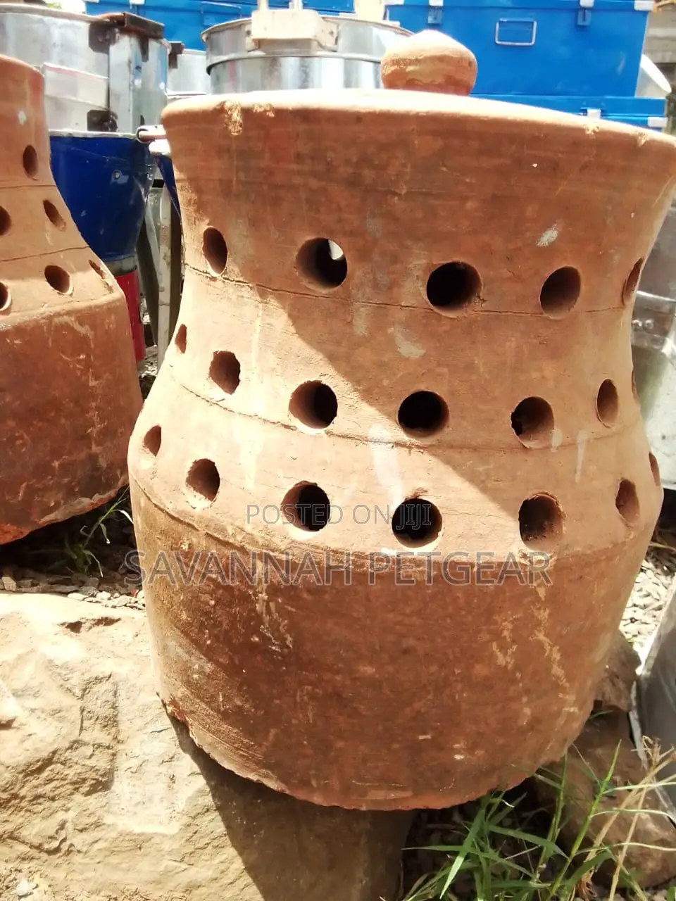 Clay Charcoal Brooder for All Poultry Classes