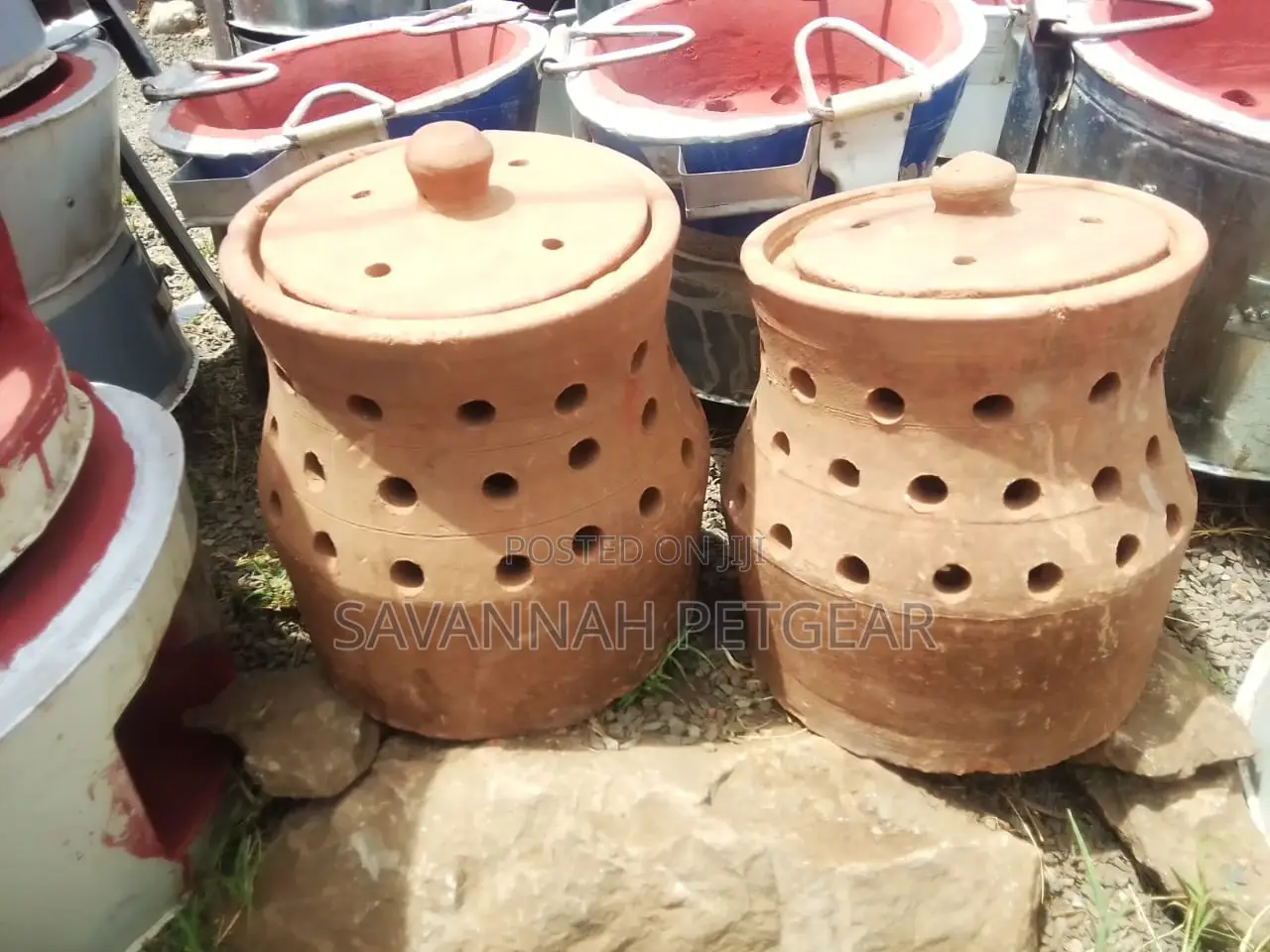 Clay Charcoal Brooder for All Poultry Classes