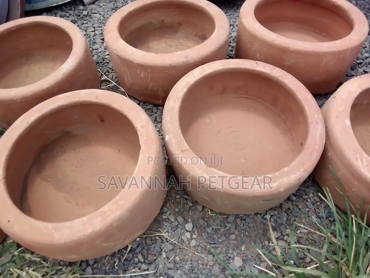 Clay Feeder Bowl for Small Animals Rabbits, Birds, Chicken