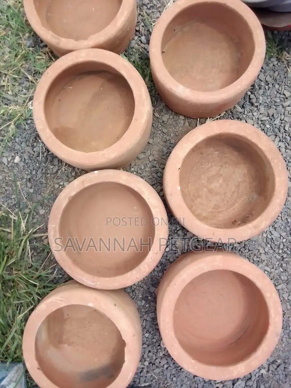 Clay Feeder Bowl for Small Animals Rabbits, Birds, Chicken