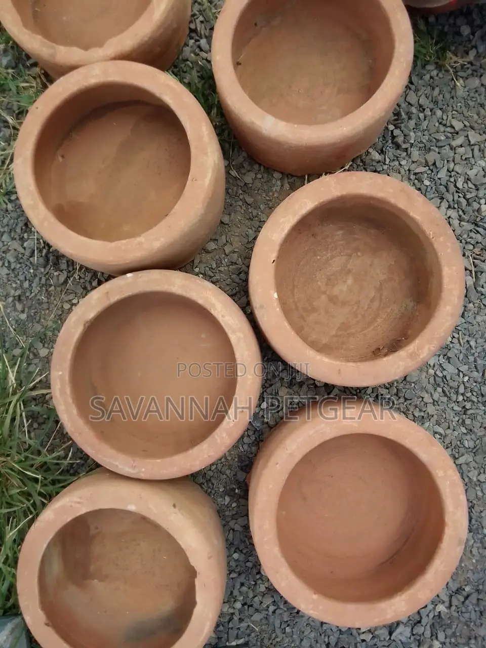 Clay Feeder Bowl for Small Animals Rabbits, Birds, Chicken
