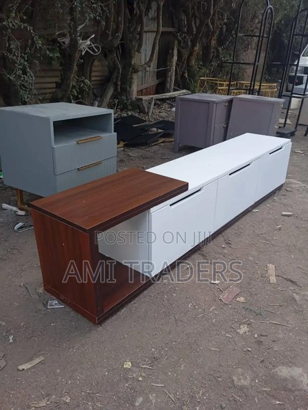 White Natural Brown Tv Stand